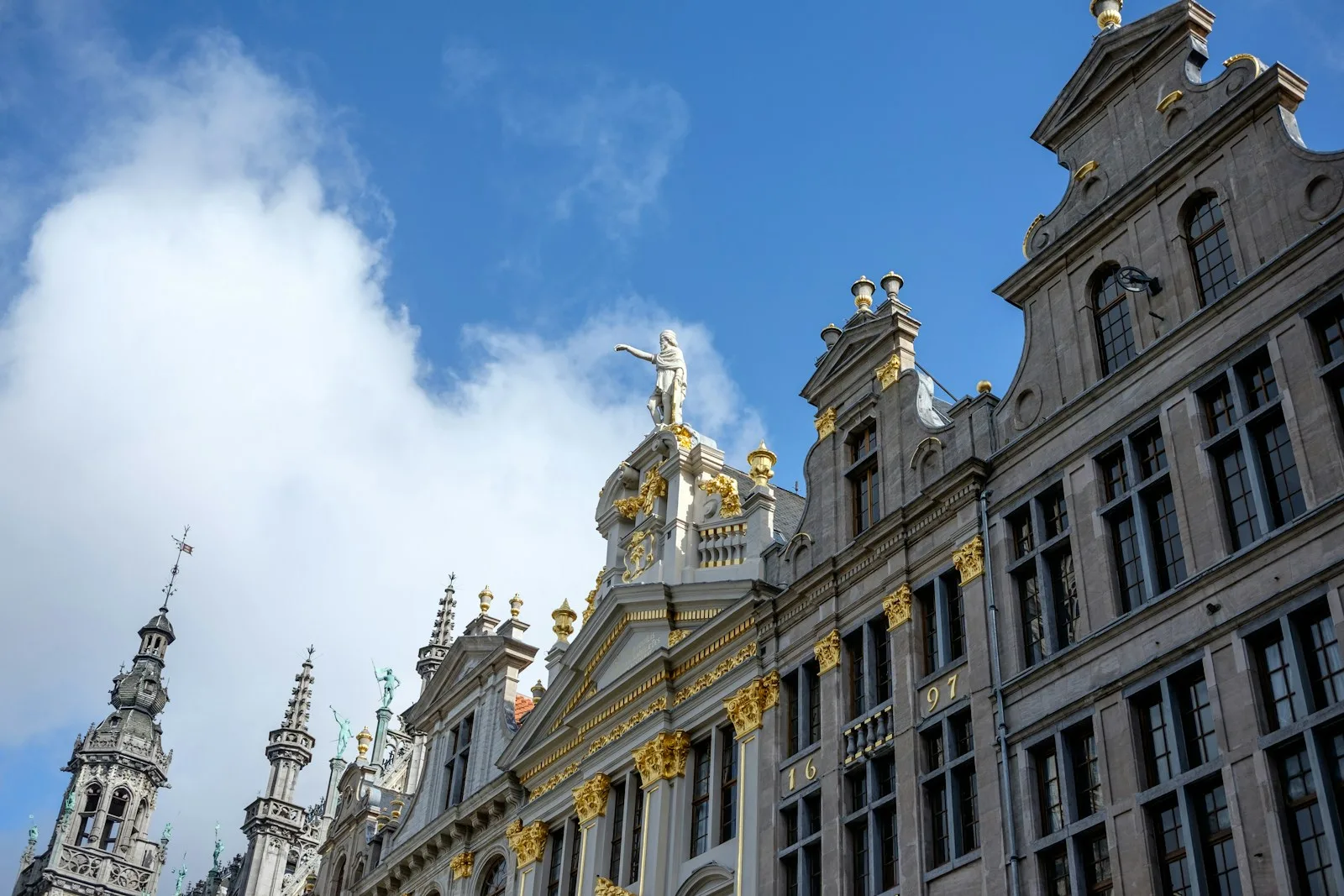 a very tall building with a sky background