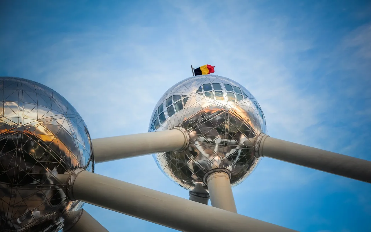 belgium, brussels, atomium, flag, sky, structure, metal, architecture, belgium, belgium, nature, belgium, brussels, brussels, brussels, brussels, brussels, atomium, atomium