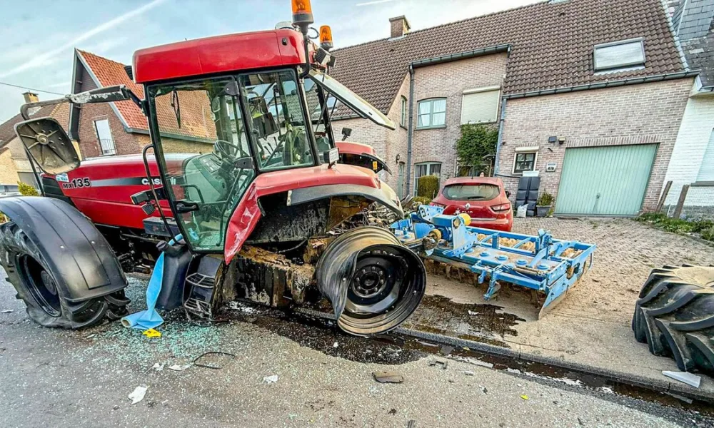 Kierowca autobusu De Lijn pod wpływem kokainy zderzył się czołowo z traktorem w Ternat – cztery osoby ranne