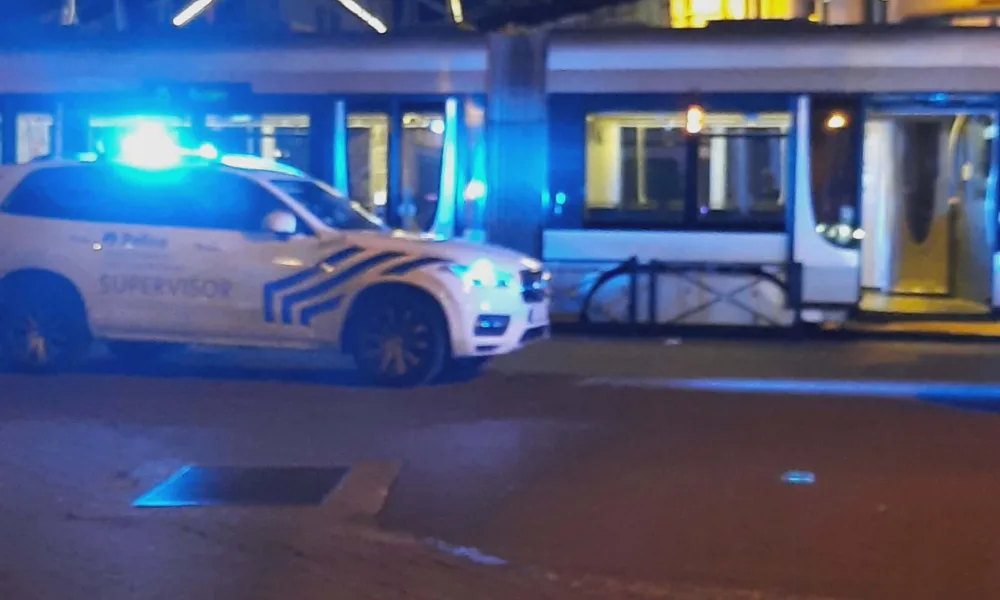 Potrącenie przez tramwaj STIB/MIVB na placu Liedts. Pieszy trafił do szpitala w niepokojącym stanie