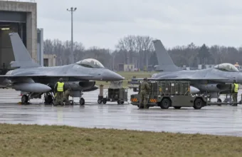 Myśliwce F-16 na belgijskiej bazie lotniczej