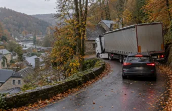 Zakaz ciężarówek powyżej 7,5 tony na drodze z Tilff do szpitala CHU w Liège – minister podpisał decyzję po latach starań mieszkańców