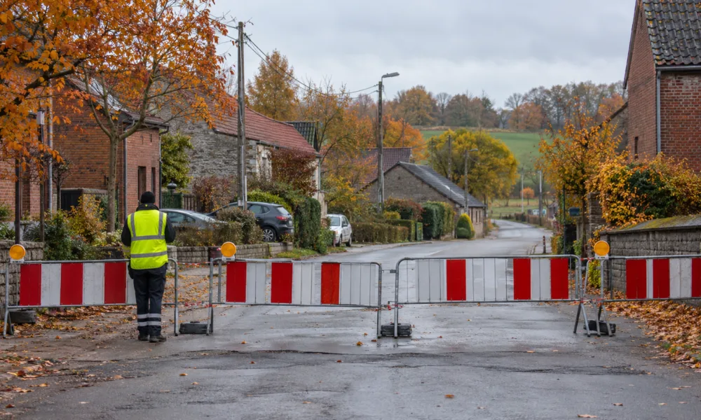 Wieś Gages zamknięta dla ruchu od godz. 12.00 do 19.00 w czasie Halloween w Pairi Daiza – do 8 listopada, barierek pilnują pracownicy parku