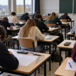 Wyniki egzaminu CE1D 2026 gorsze niż rok temu – matematykę zdało 58,4 procent uczniów, w naukach przyrodniczych spadek o 12 punktów