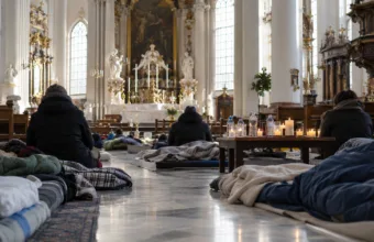 Materace i koce we wnętrzu barokowego kościoła w Brukseli - wizualizacja