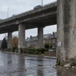 Z wiaduktu E17 w Gentbrugge znów odpadły kawałki betonu – Agentschap Wegen en Verkeer przeprowadziło naprawy