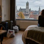 Kryzys mieszkaniowy w Gandawie – osoby na dochodzie integracyjnym wynajmują na dłużej domki wakacyjne i Airbnb, żeby nie trafić na ulicę