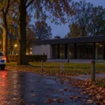 Dwa razy strzelano w nocy do sali bankietowej Mimosa w Eeklo – policja wzmacnia patrole, prokuratura prowadzi śledztwo