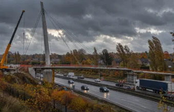 Pierwsze weekendowe zamknięcie E40 przy Heverlee odwołane z powodu sztormu – prace przy moście rowerowym przesunięte o co najmniej tydzień