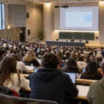 »Magiczne pieniądze nie istnieją« – premier Regionu Brukseli Boris Dilliès (MR) do studentów UCLouvain: żadna większość nie cofnie podwyżki czesnego