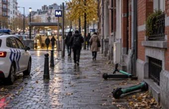 Bruksela zakazuje hulajnóg elektrycznych w 19 punktach handlu narkotykami – dotyczy też prywatnych, burmistrzowie mogą wprowadzić godzinę policyjną