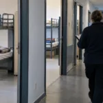 Fedasil likwiduje 560 miejsc w ośrodkach dla osób ubiegających się o azyl – zagrożonych 53 etatów, głównie w Brukseli, związki ogłosiły zapowiedź strajku