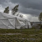 Sztorm Austen odwołuje piątkowe imprezy we Flandrii Wschodniej – bez Nocy Ruchu Młodzieżowego nad Donkmeer, w Aalst bez meczu i cyrku, amatorski futbol stoi