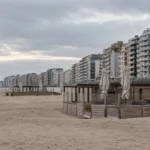 Rada Stanu wstrzymała przydział barów plażowych w Knokke-Heist – koncesje w Knokke, Zoute i Duinbergen zawieszone, oferty sięgały 165 000 euro