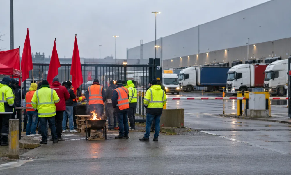 Wszyscy pracownicy Maersk w Willebroek strajkują w piątek 23 października – robotnicy chcą takiej samej premii jak pracownicy umysłowi, ponad 3 000 euro rocznie