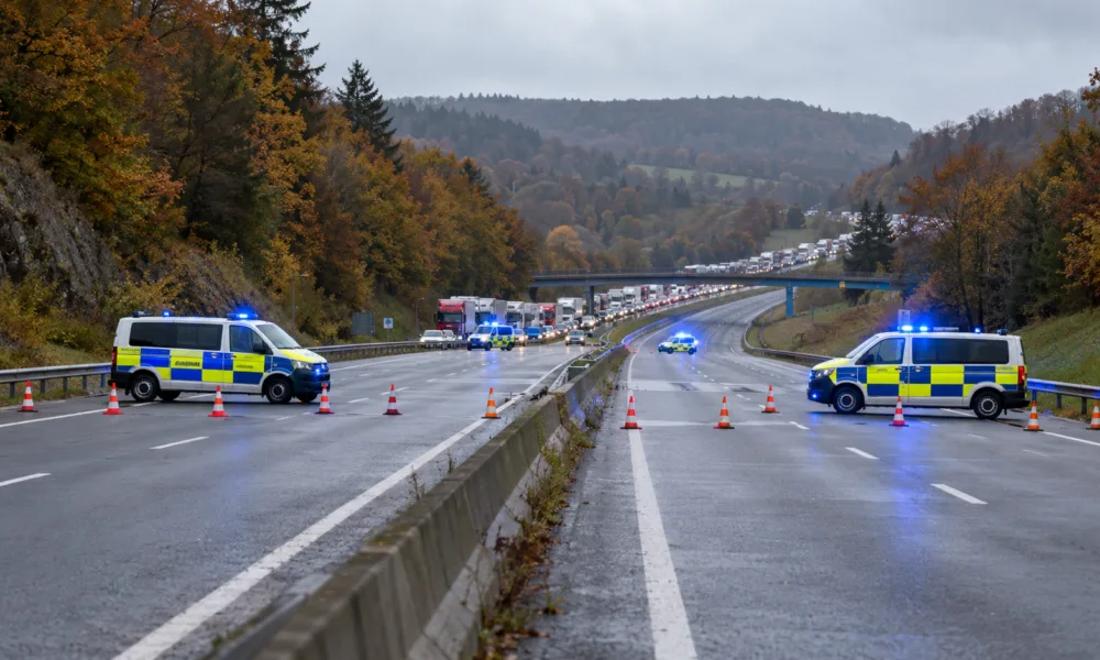 Blokada autostrady E25 w Sprimont zaczęła się od kłótni z partnerką – zatrzymany architekt z Liège stanął przed izbą rady