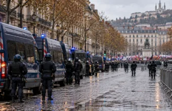 Francja przed sobotnimi protestami 24 października – 70 000 policjantów i żandarmów, w Lyonie zakaz zgromadzeń, w Orleanie kongres RN