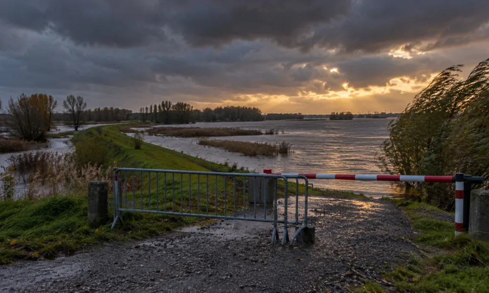 Polders van Kruibeke zamknięte od niedzieli 25 października od godz. 22.30 – niż Boelo może podnieść poziom wody w Skaldzie