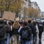 Po sobotniej manifestacji młodzieży w Brukseli – organizatorzy zapowiadają 17 listopada i chcą dziesięciu dni strajku, policja: pięć zatrzymań administracyjnych i cztery sądowe