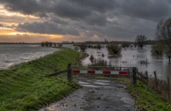 Wysoka woda na Skaldzie w nocy z niedzieli 25 na poniedziałek 26 października – w Temse do 6,80 metra, tereny zalewowe zamknięte dla spacerowiczów