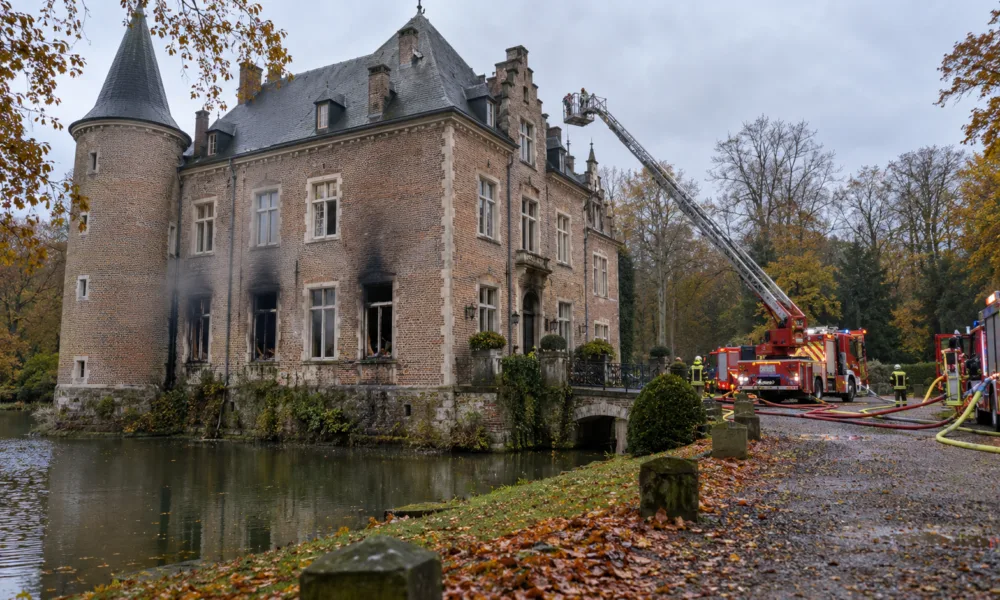 Pożar w zamku Hof te Melis w Lippelo – jadalnia doszczętnie zniszczona, w zabytkowej rezydencji bywali Ludwik XV i Leopold III