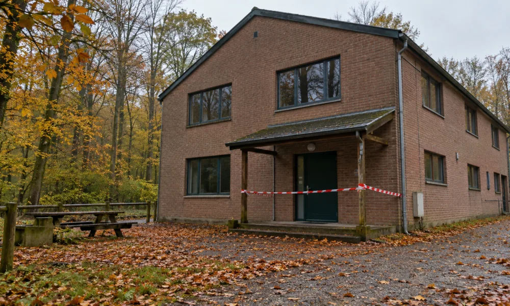 Próba podpalenia i dewastacja w lokalu Chiro Puurs – ruch młodzieżowy szuka świadków, na piętrze budynku byli ludzie