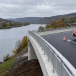 Most w Lixhe nad Kanałem Alberta otwarty dopiero 5 listopada – limit 30 km/h, zjazd od rue de la Croix jeszcze przez kilka tygodni zamknięty