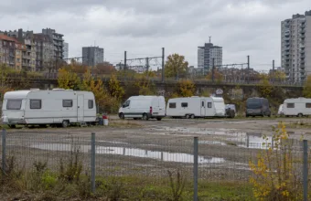 Region Stołeczny Brukseli skazany za brak terenów dla osób wędrownych – ma pół roku na 60 miejsc dla przyczep, inaczej kary do 500 000 euro
