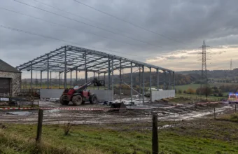42-letni robotnik zginął porażony prądem na budowie w Houyet – około 4 000 osób w okolicach Dinant zostało bez prądu