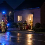 Piecyk w salonie wywołał pożar domu w Elen – duże straty od dymu, ale budynek nadaje się do zamieszkania