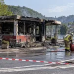 Pożar dawnej frytkarni na granicy Sambreville i Jemeppe-sur-Sambre – policja bierze pod uwagę podpalenie