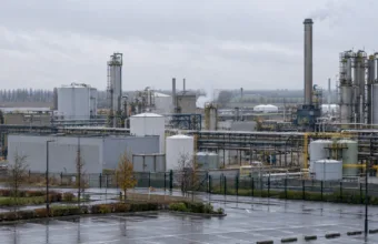 Vynova w Tessenderlo-Ham wstrzymuje produkcję przez wysokie ceny energii – niepewna przyszłość około 600 pracowników