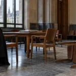 Mężczyzna rzucił krzesłem w adwokatkę i uderzył ją w twarz w gmachu sądu w Gandawie – dziekan palestry: „Przemoc fizyczna to absolutnie za dużo”