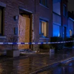 Bomba z materiałów pirotechnicznych wyrwała drzwi domu w Mechelen-aan-de-Maas – policja szuka sprawców